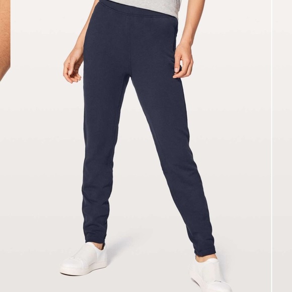 Lululemon Free To Roam Jogger *30"
Midnight Navy - Picture 4 of 12